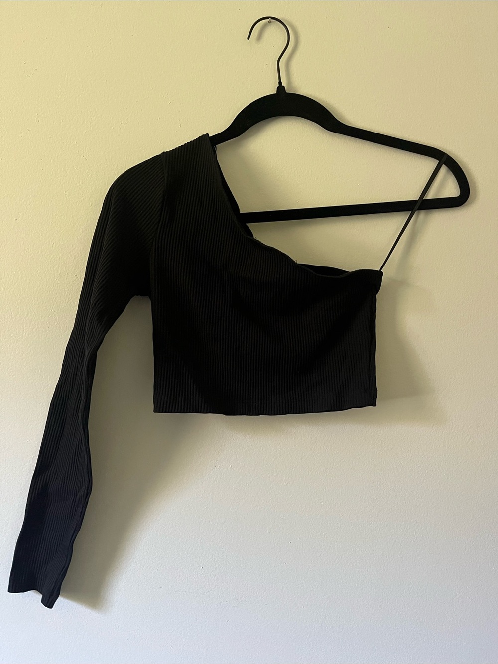 Zara Black One-Shoulder Long Sleeve Crop Top